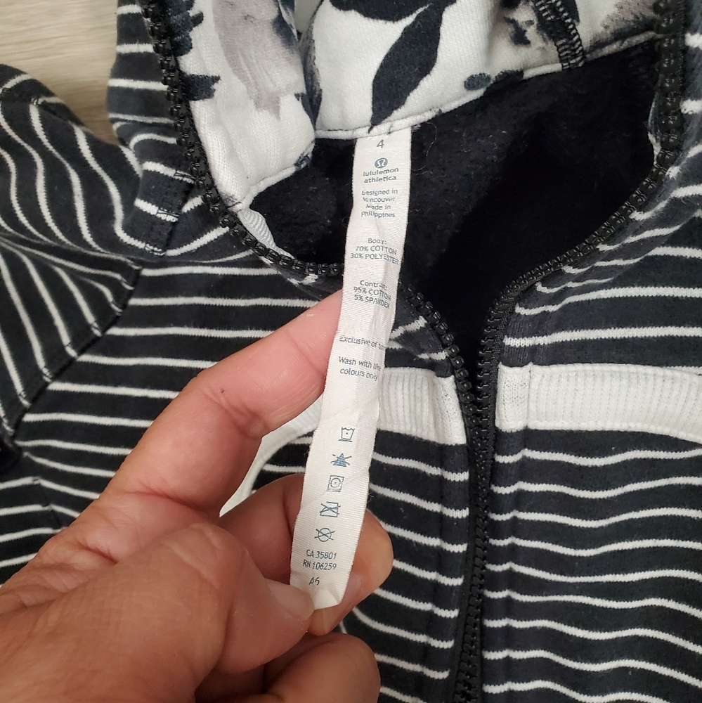 Lululemon Womens Scuba Hoodie Jacket in Parallel Stripe Black/white Stretch Sz 4 - Picture 8 of 9